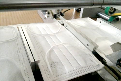 全自動口罩機生產